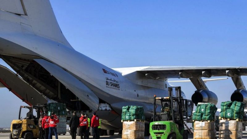 هبطت طائرة سعودية تحمل مساعدات لمنكوبي الزلزال المدمّر الثلاثاء في مطار حلب الدولي، وفق ما أفاد مسؤول في وزارة النقل السورية.